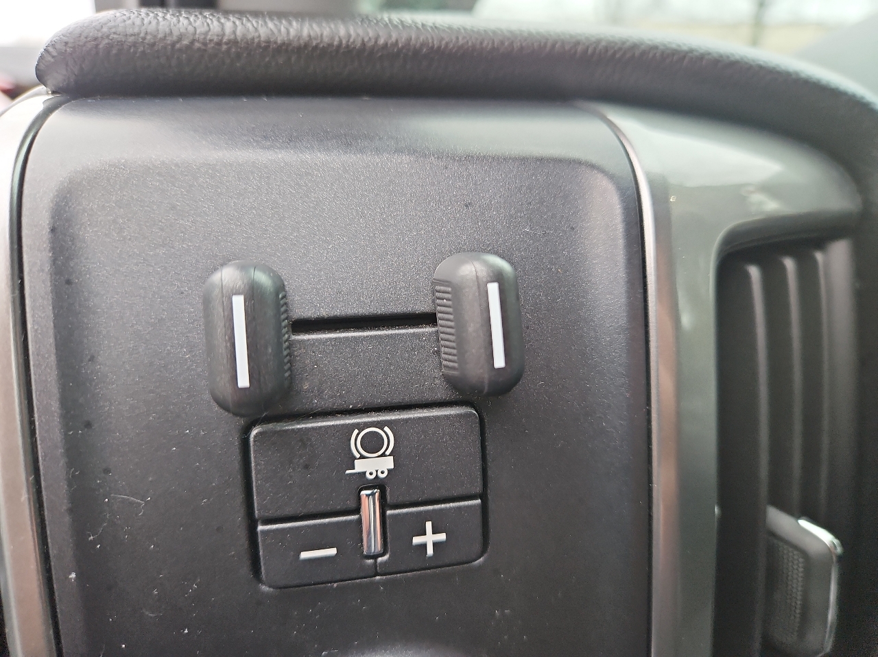 Chevrolet Silverado 1500 4WD Crew Cab 143.5" LT w/2LT 2018