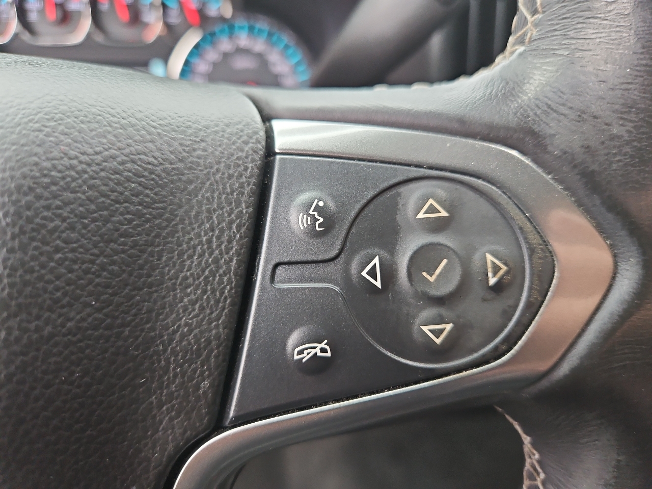 Chevrolet Silverado 1500 4WD Crew Cab 143.5" LT w/2LT 2018