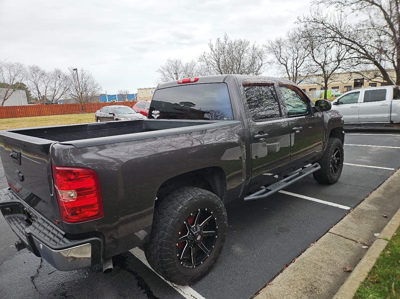 Chevrolet Silverado 1500 4WD Crew Cab 143.5" LT 2011