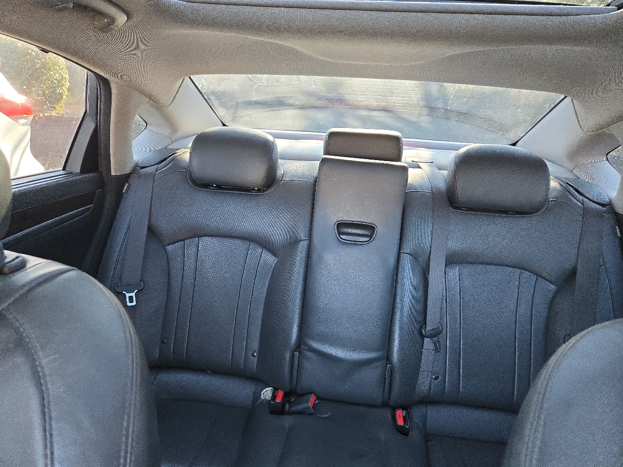 Hyundai Genesis 4dr Sdn V6 3.8L RWD 2015