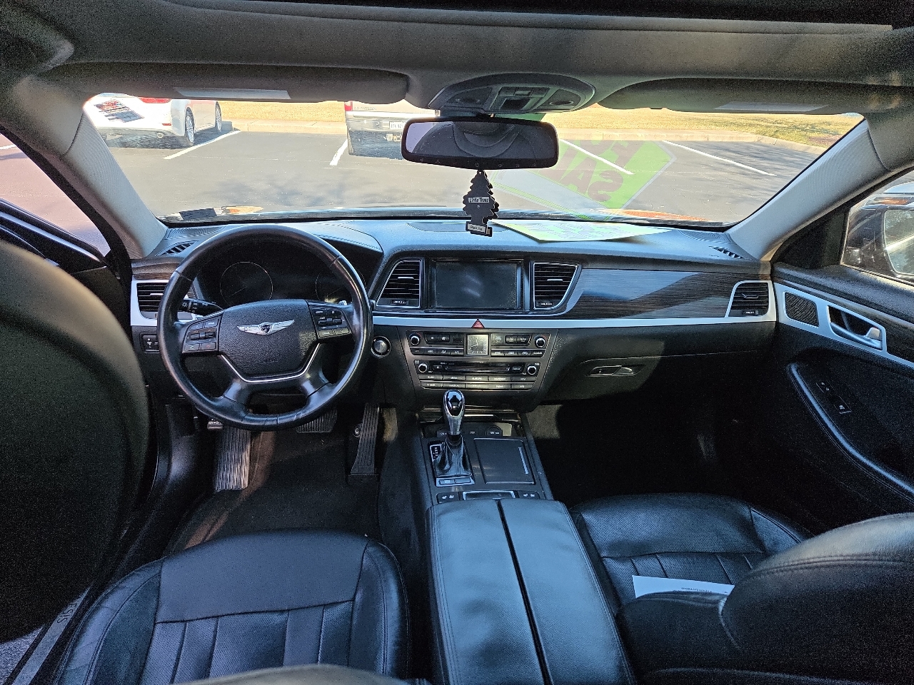 Hyundai Genesis 4dr Sdn V6 3.8L RWD 2015