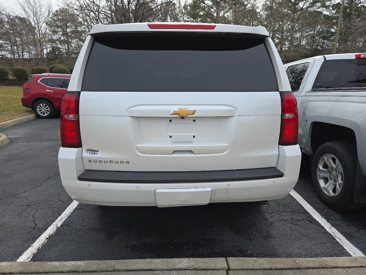 Chevrolet Suburban 4WD 4dr 1500 LT 2016