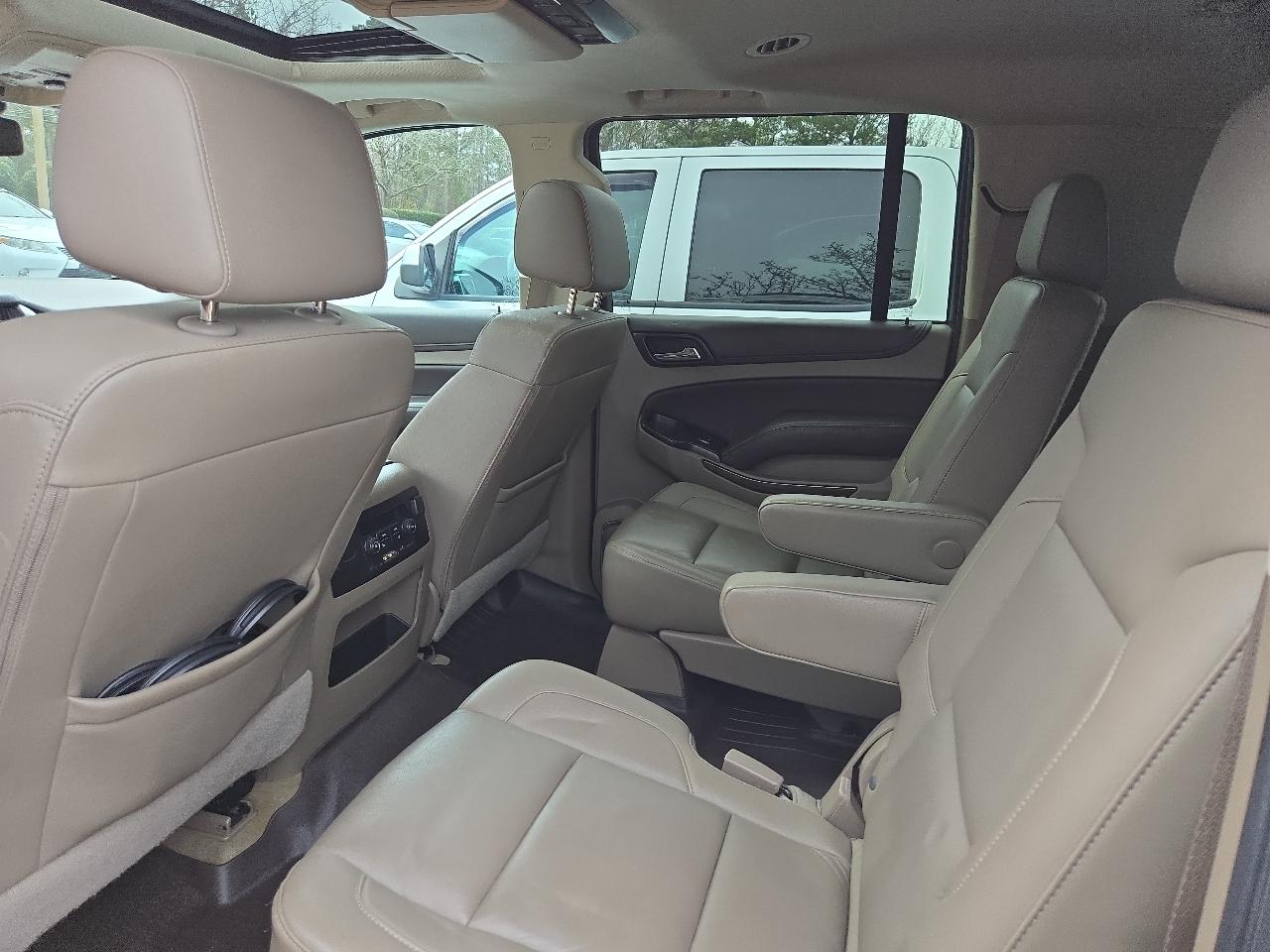 Chevrolet Suburban 4WD 4dr 1500 LT 2016