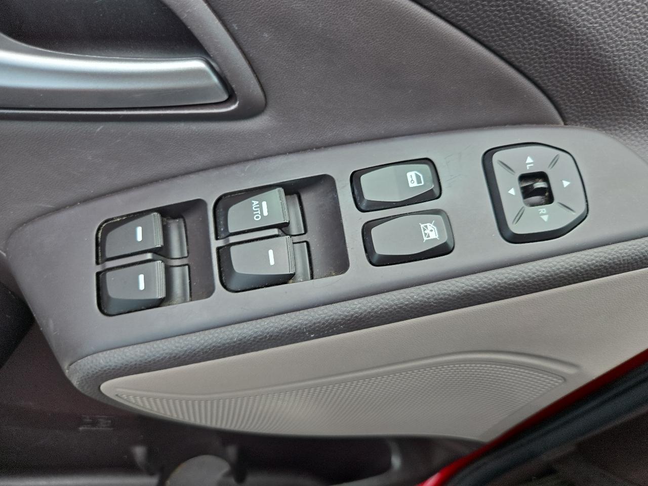 Hyundai Tucson AWD 4dr Auto Limited PZEV 2011