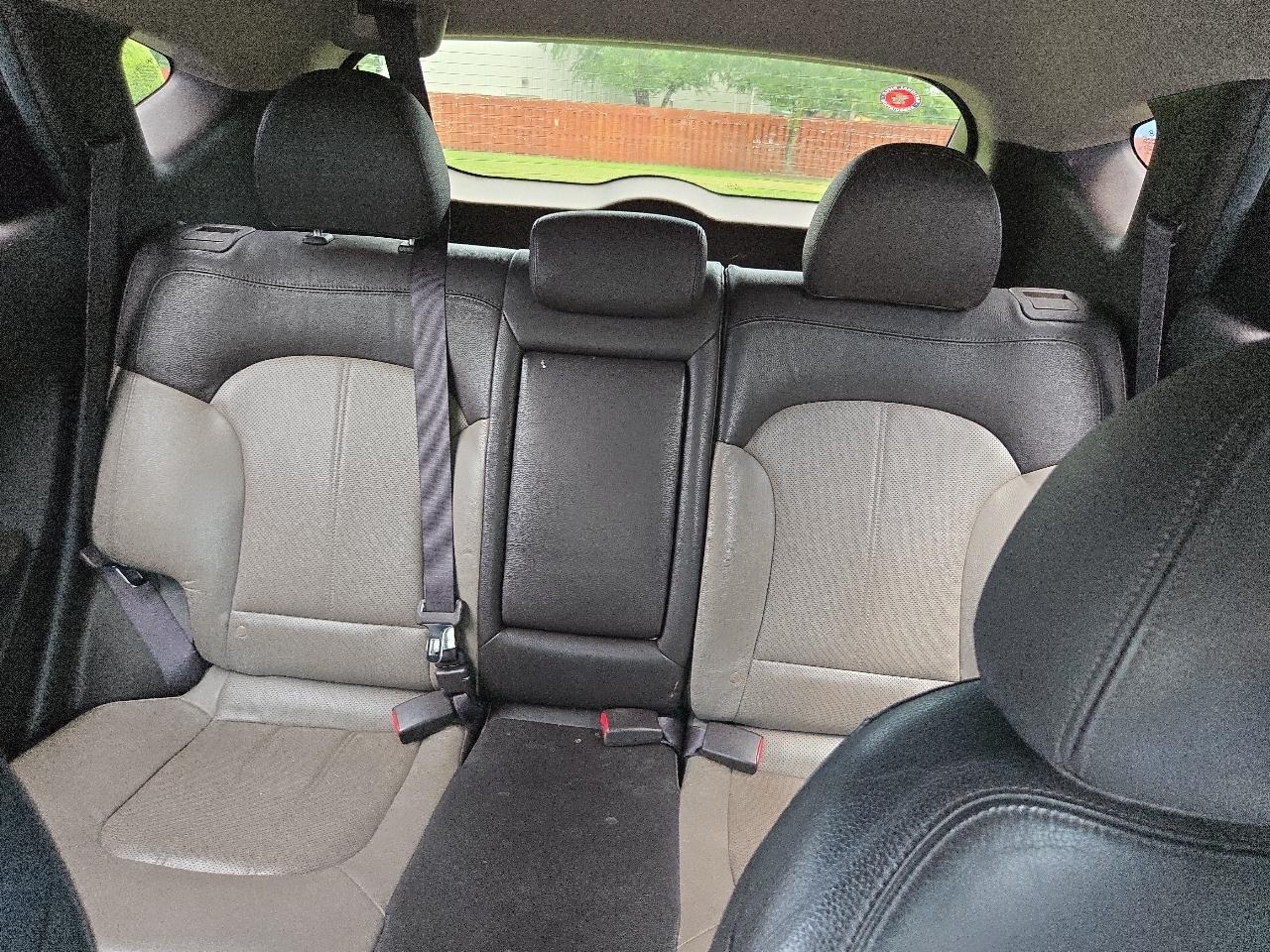 Hyundai Tucson AWD 4dr Auto Limited PZEV 2011