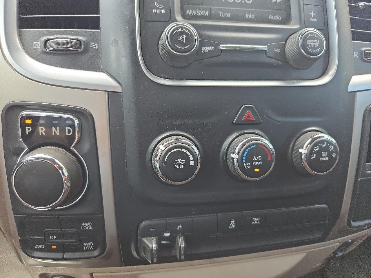 RAM 1500 4WD Quad Cab 140.5" SLT 2015