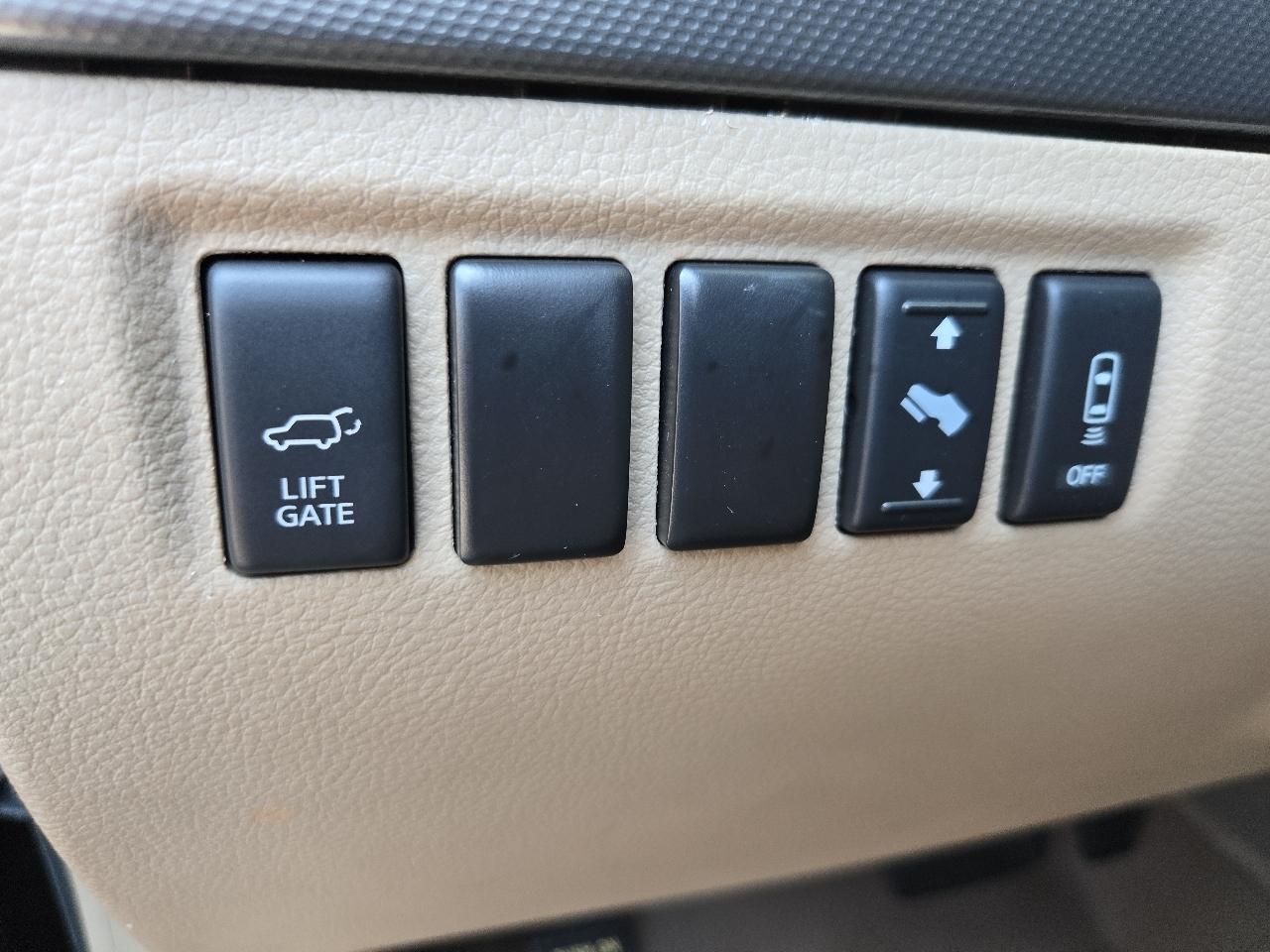 Nissan Armada 4WD 4dr SV 2014