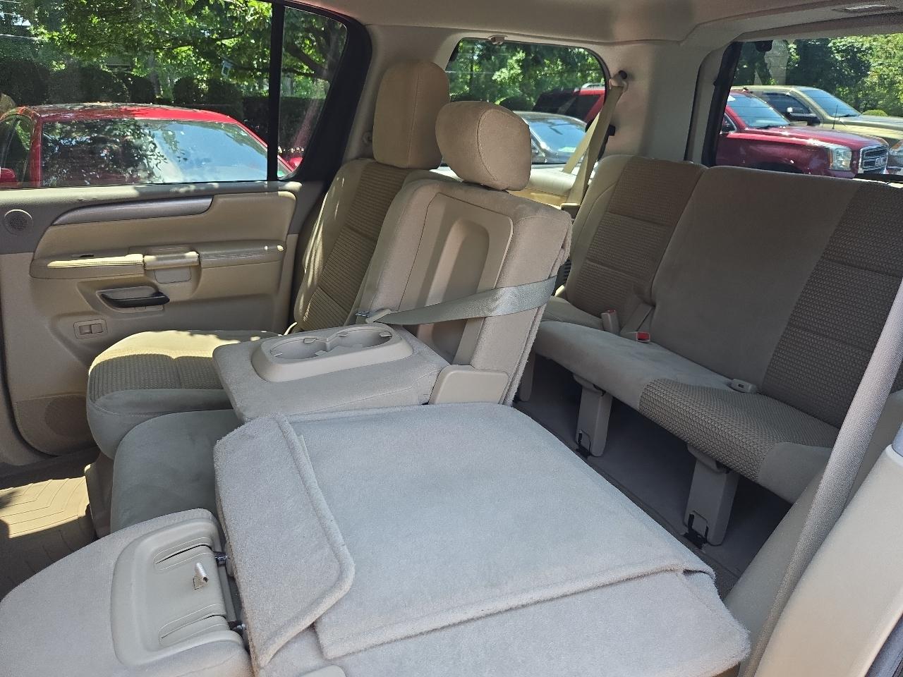 Nissan Armada 4WD 4dr SV 2014
