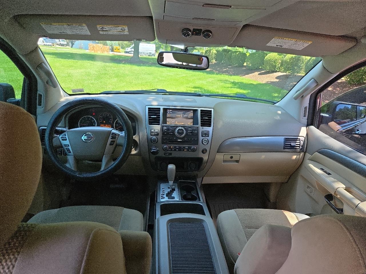 Nissan Armada 4WD 4dr SV 2014