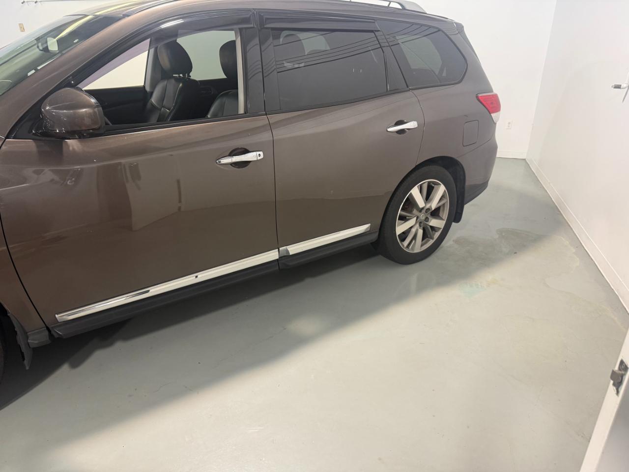 Nissan Pathfinder 4WD 4dr Platinum 2015