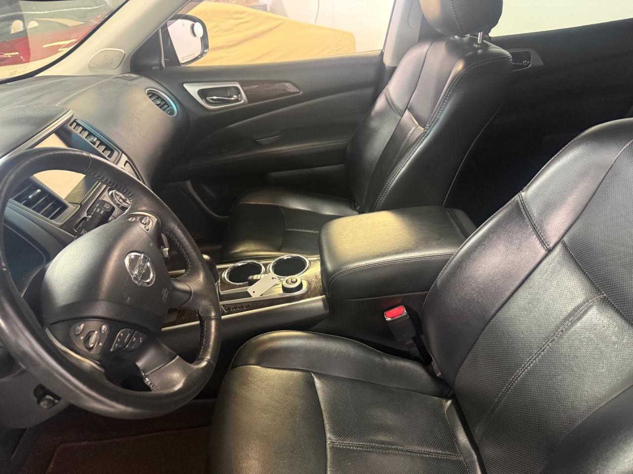Nissan Pathfinder 4WD 4dr Platinum 2015