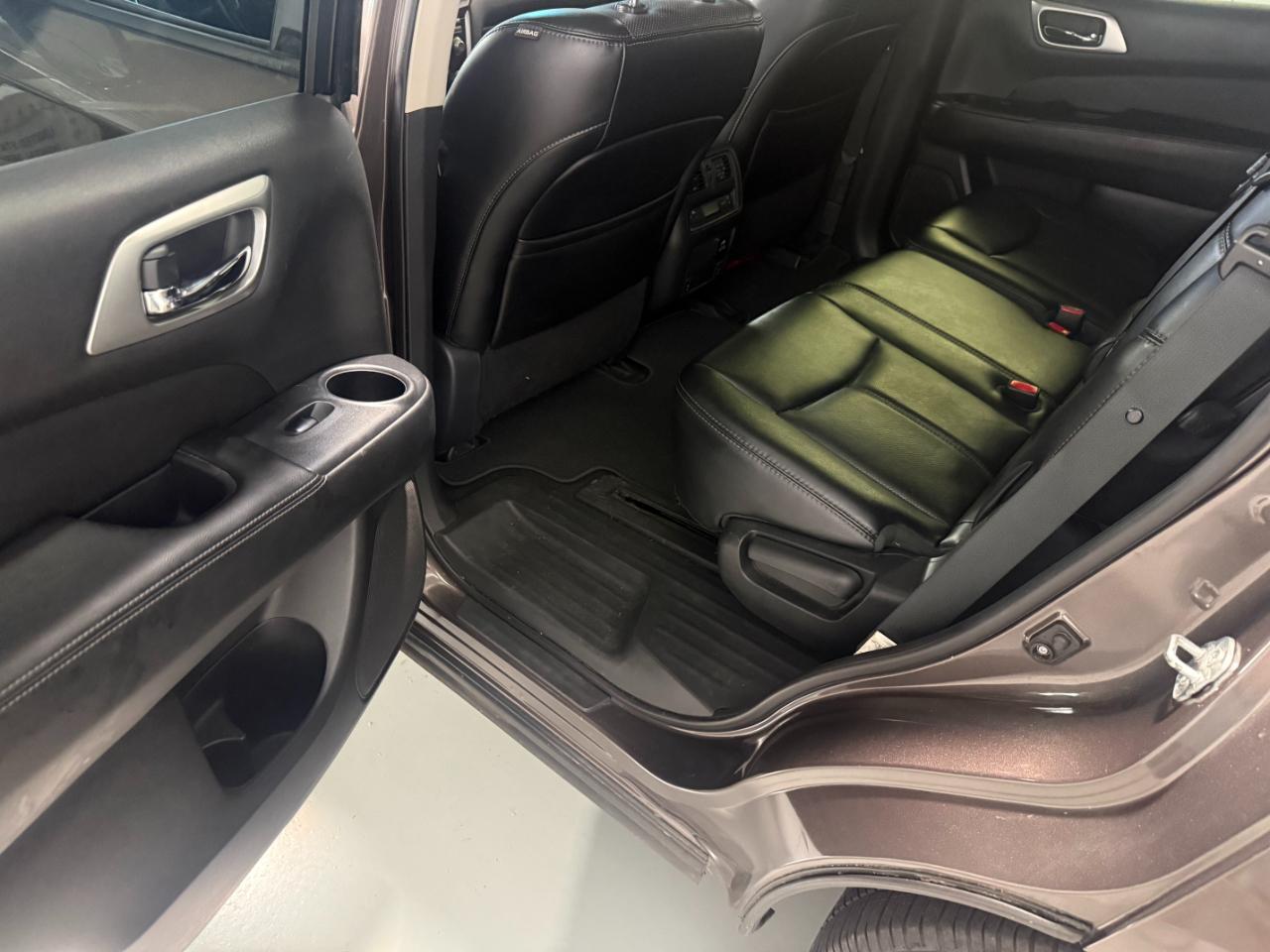 Nissan Pathfinder 4WD 4dr Platinum 2015