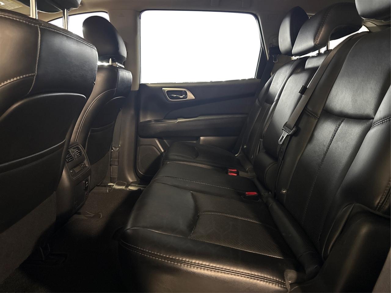 Nissan Pathfinder 4WD 4dr Platinum 2015