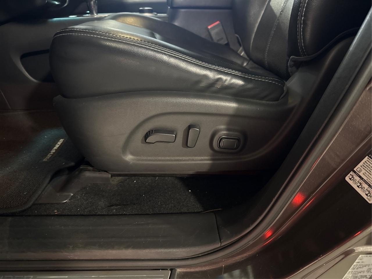 Nissan Pathfinder 4WD 4dr Platinum 2015