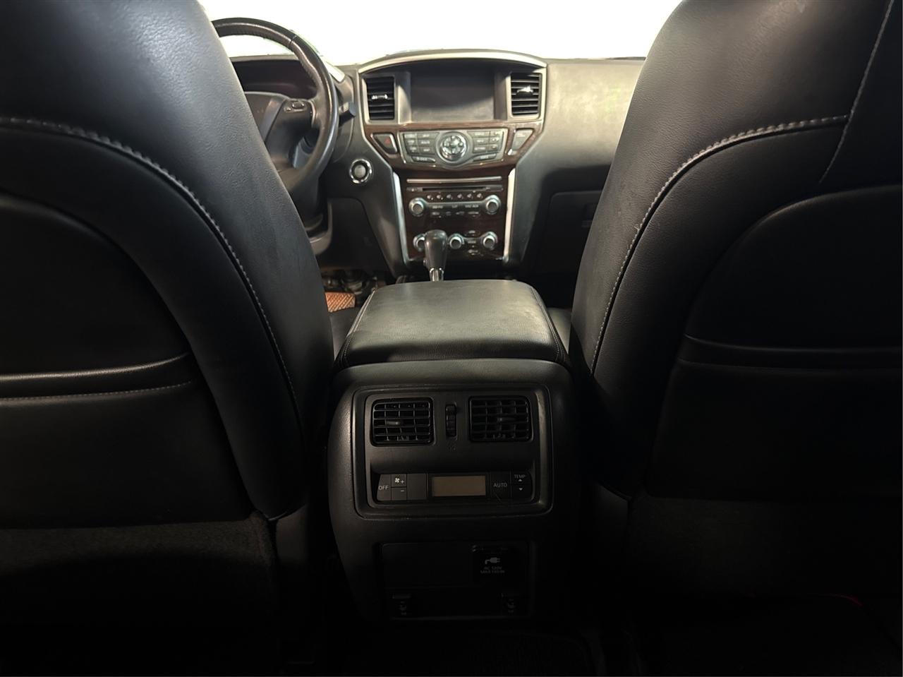 Nissan Pathfinder 4WD 4dr Platinum 2015