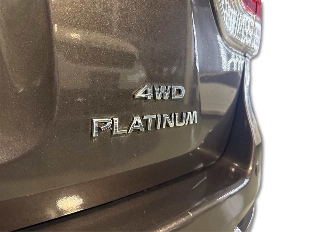 Nissan Pathfinder 4WD 4dr Platinum 2015