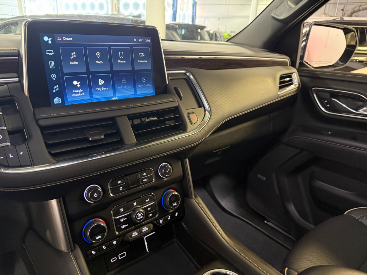 Chevrolet Suburban Premier 4WD 2023