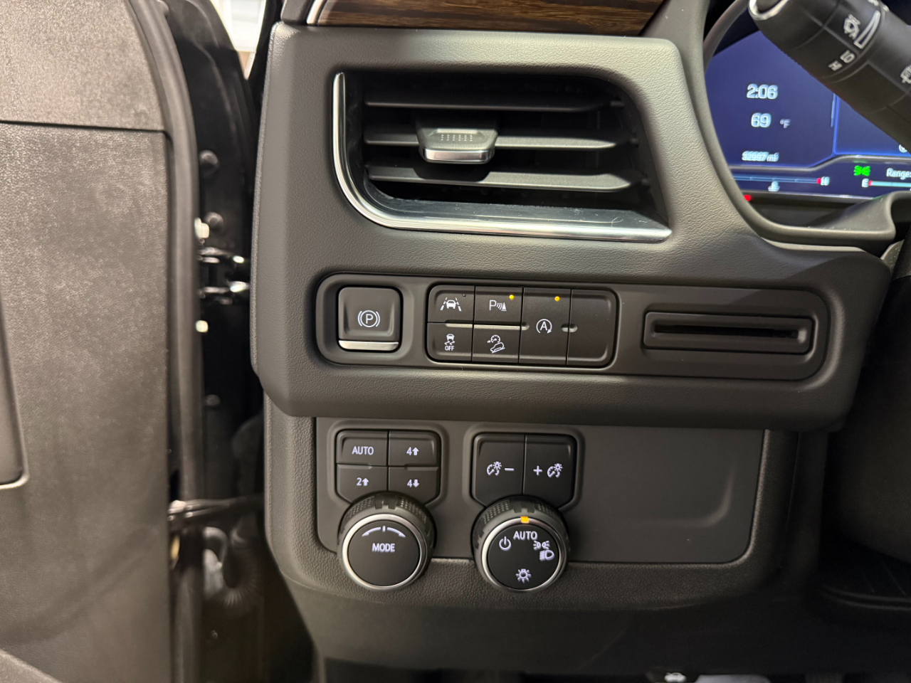 Chevrolet Suburban Premier 4WD 2023