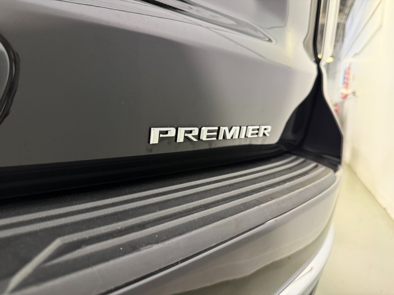 Chevrolet Suburban Premier 4WD 2023