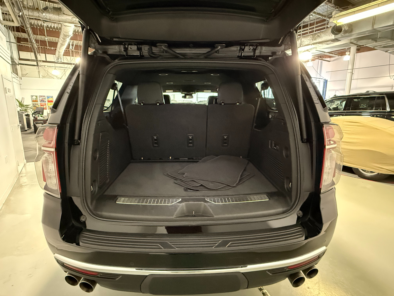 Chevrolet Suburban Premier 4WD 2023