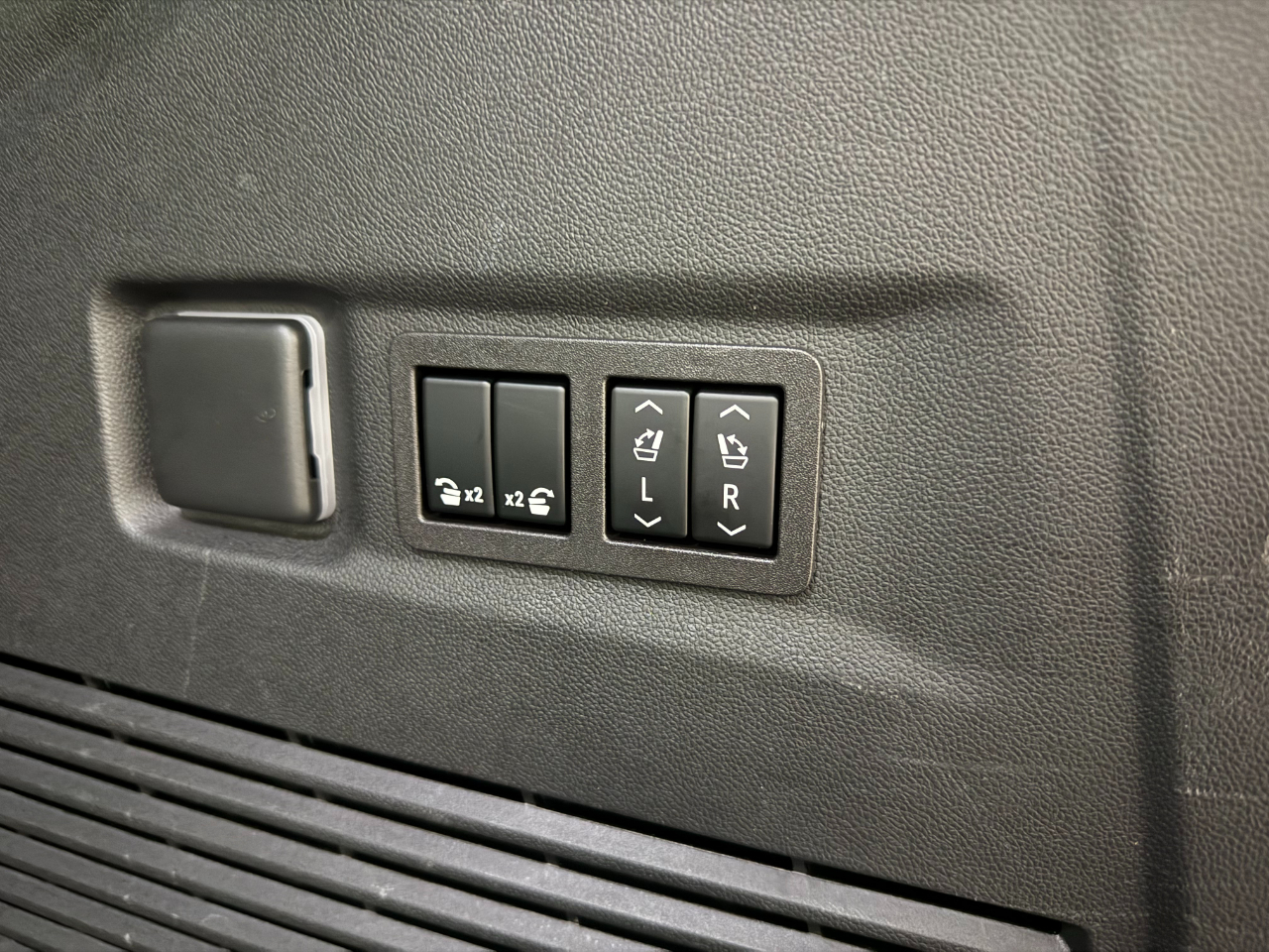 Chevrolet Suburban Premier 4WD 2023