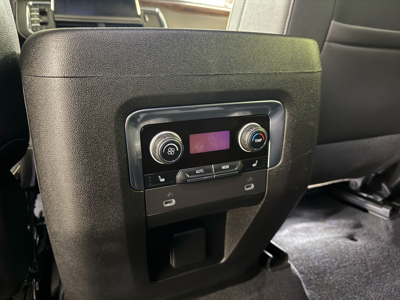 Chevrolet Suburban Premier 4WD 2023