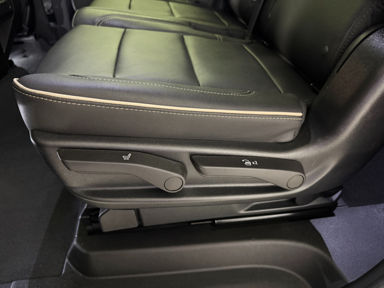 Chevrolet Suburban Premier 4WD 2023