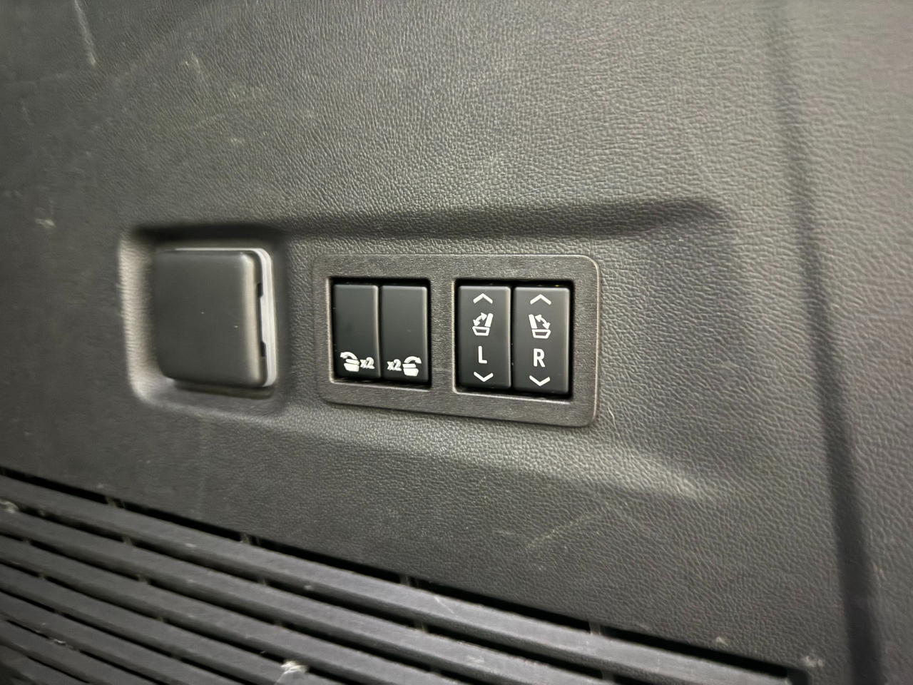 Chevrolet Suburban Premier 4WD 2023