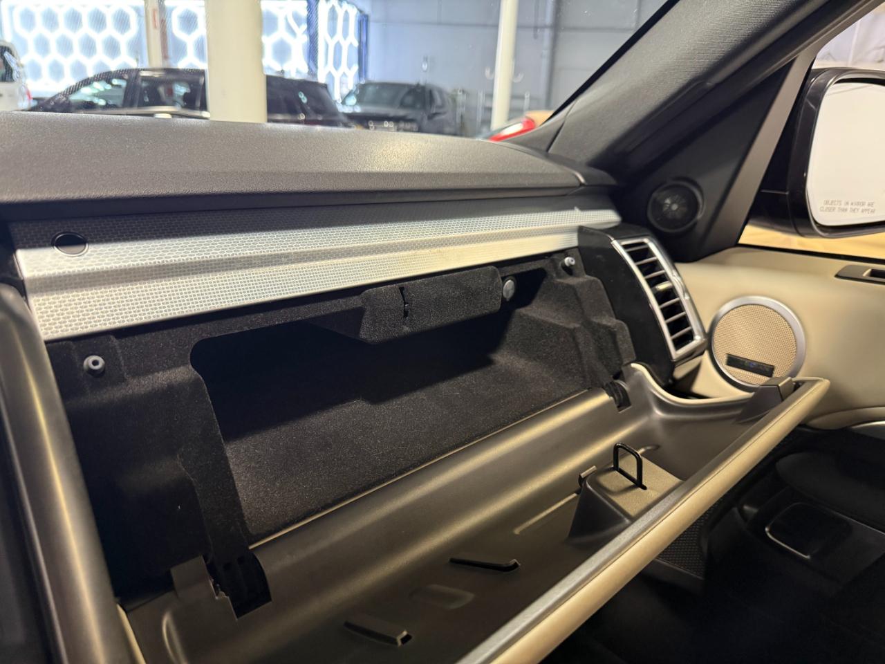 Land Rover Discovery Landmark Edition 2020