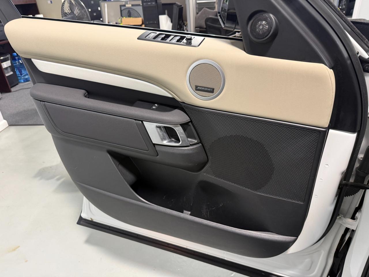 Land Rover Discovery Landmark Edition 2020