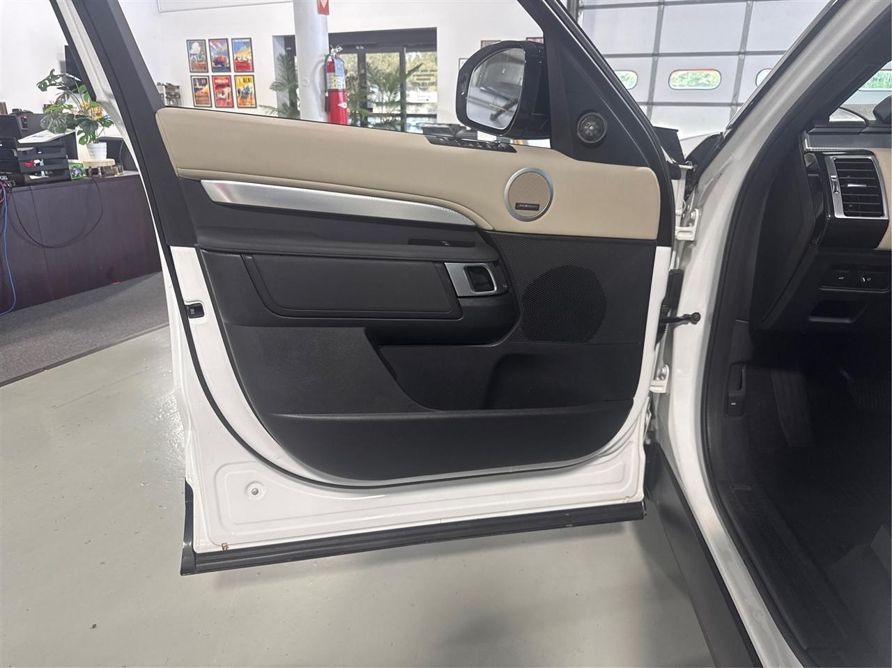 Land Rover Discovery Landmark Edition 2020
