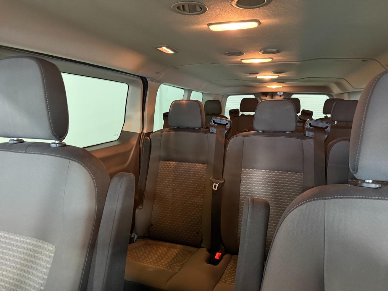 Ford Transit 350 Wagon Low Roof XL w/Sliding Pass. 148-in. WB 2020