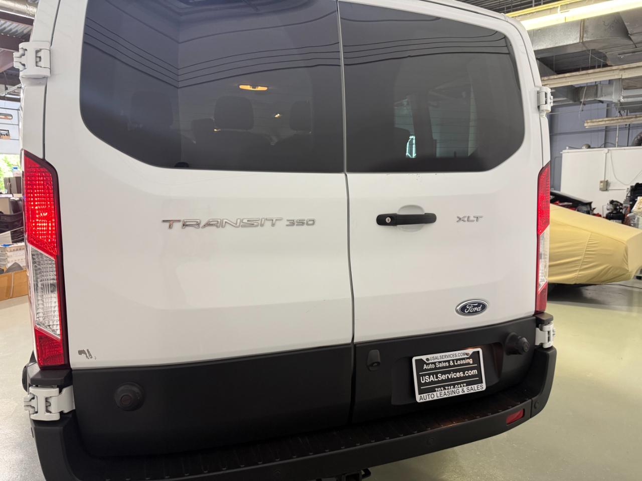 Ford Transit 350 Wagon Low Roof XL w/Sliding Pass. 148-in. WB 2020
