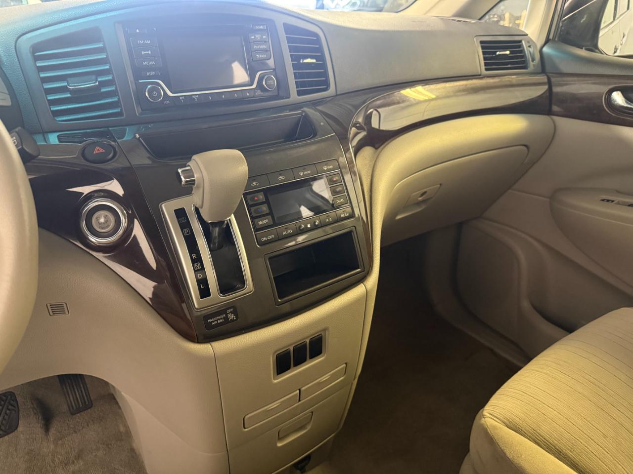 Nissan Quest SV 2017
