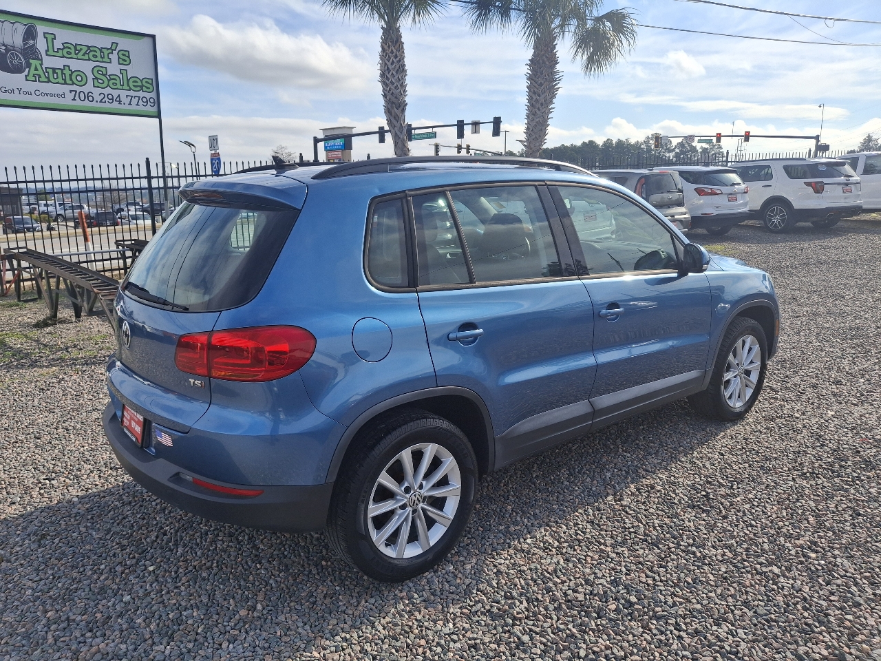 Volkswagen Tiguan S 2017