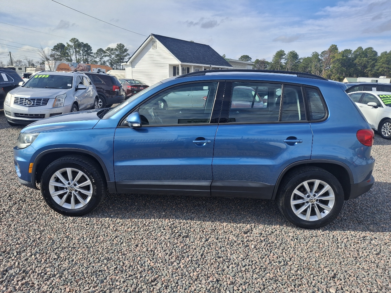 Volkswagen Tiguan S 2017