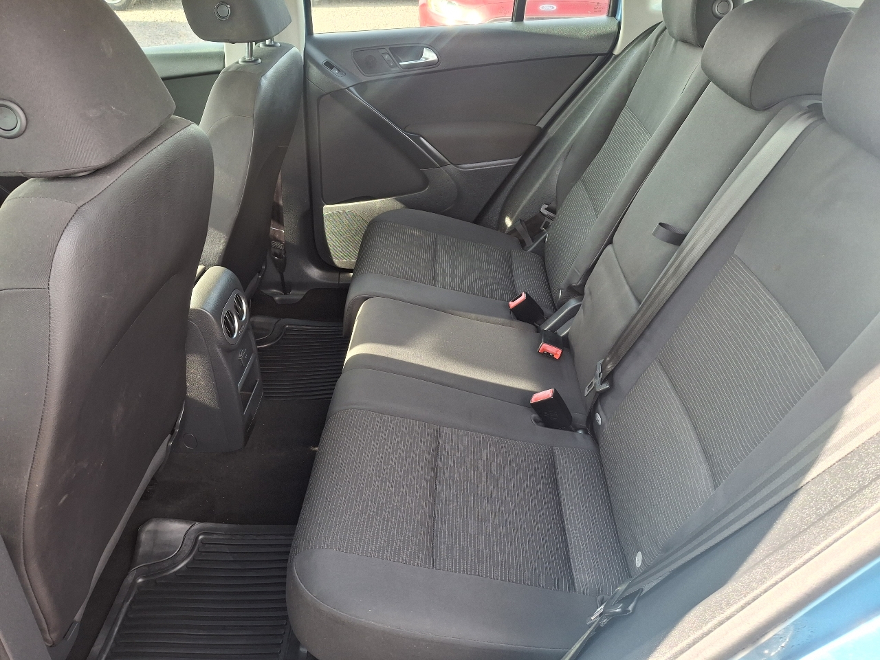 Volkswagen Tiguan S 2017