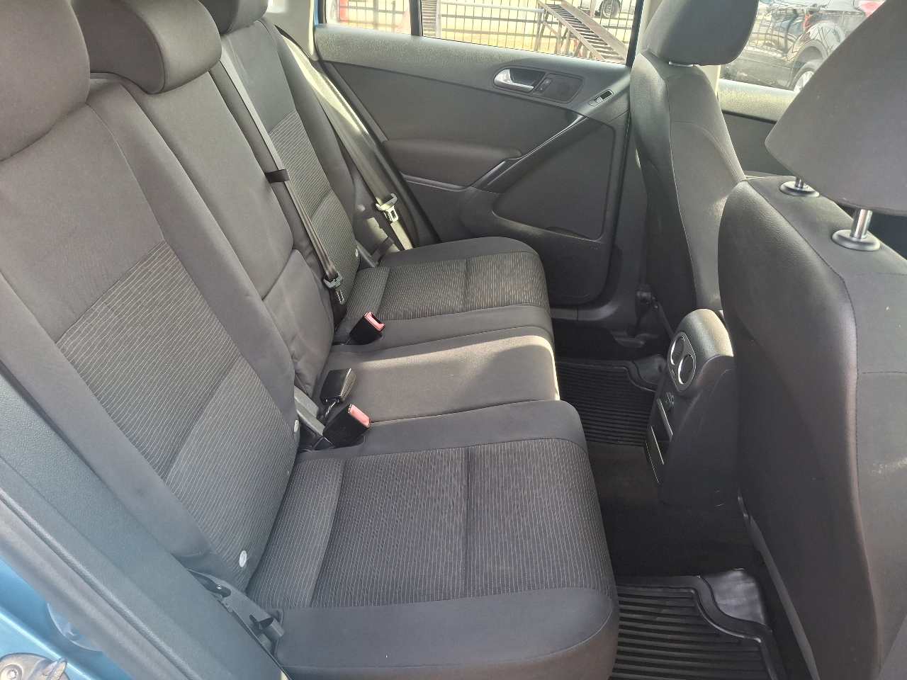 Volkswagen Tiguan S 2017