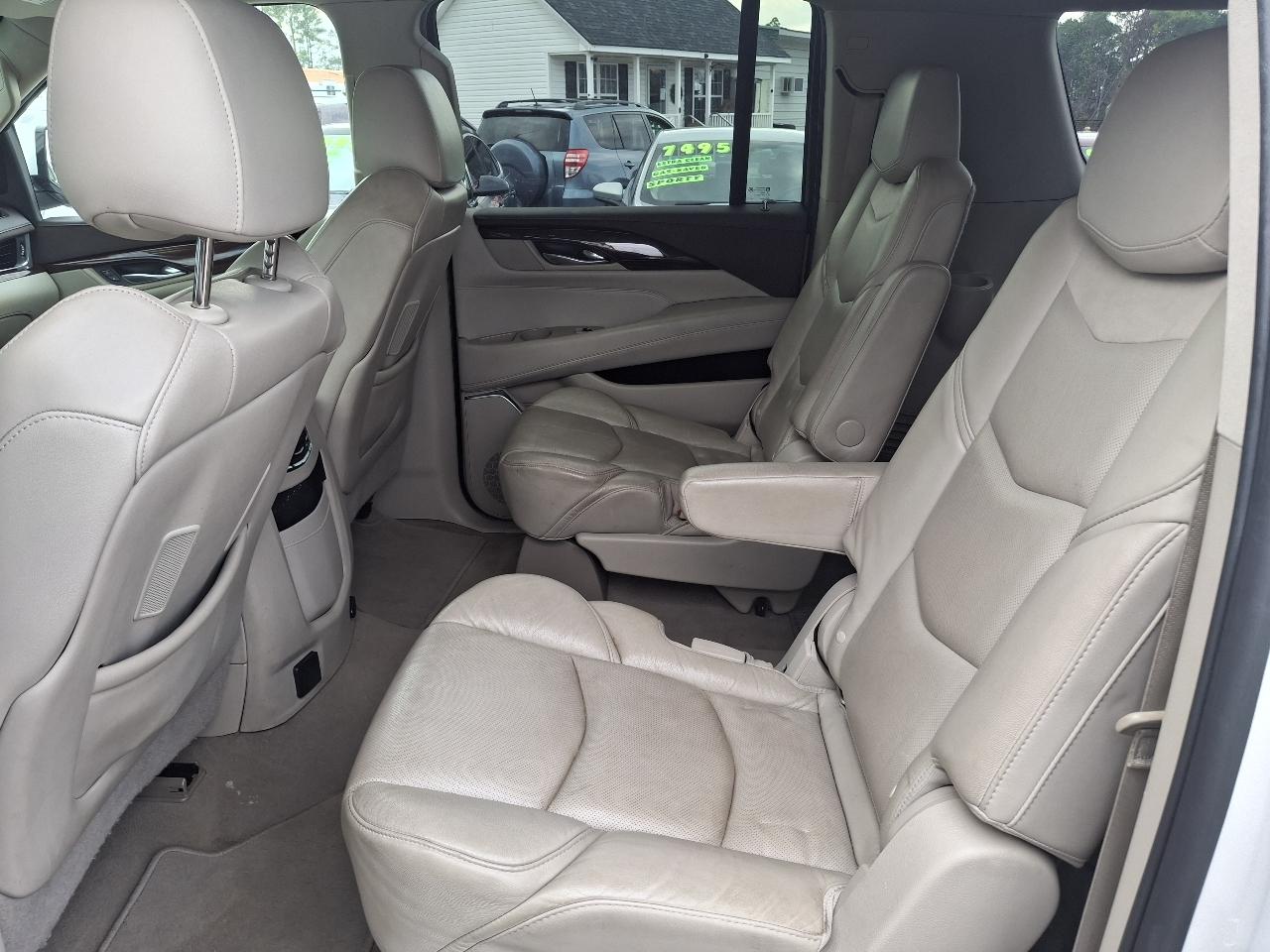 Cadillac Escalade ESV Premium 4WD 2017