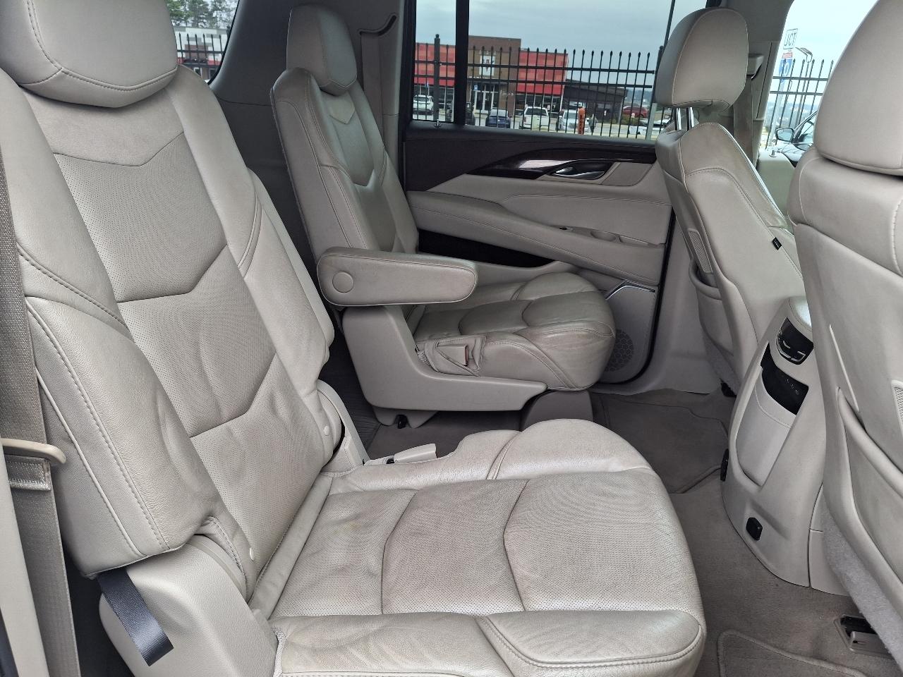 Cadillac Escalade ESV Premium 4WD 2017