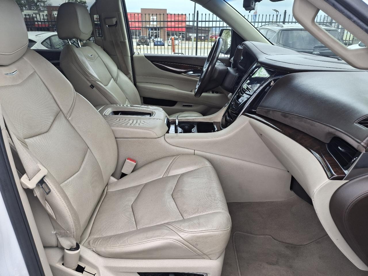 Cadillac Escalade ESV Premium 4WD 2017