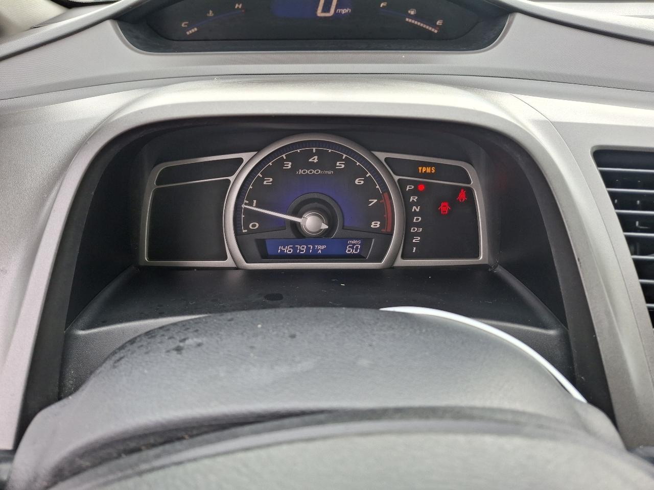 Honda Civic LX Sedan 5-Speed AT 2009