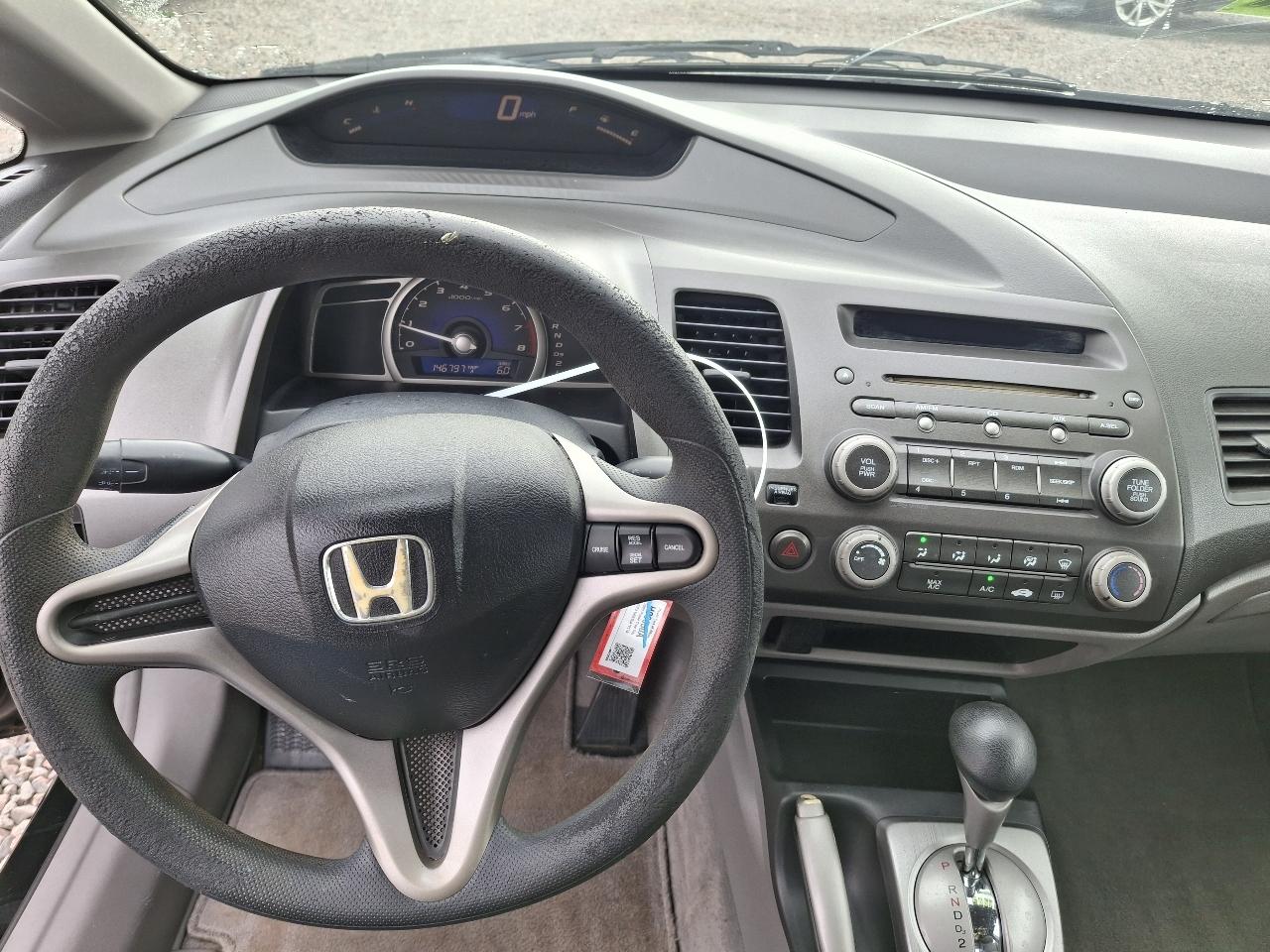 Honda Civic LX Sedan 5-Speed AT 2009