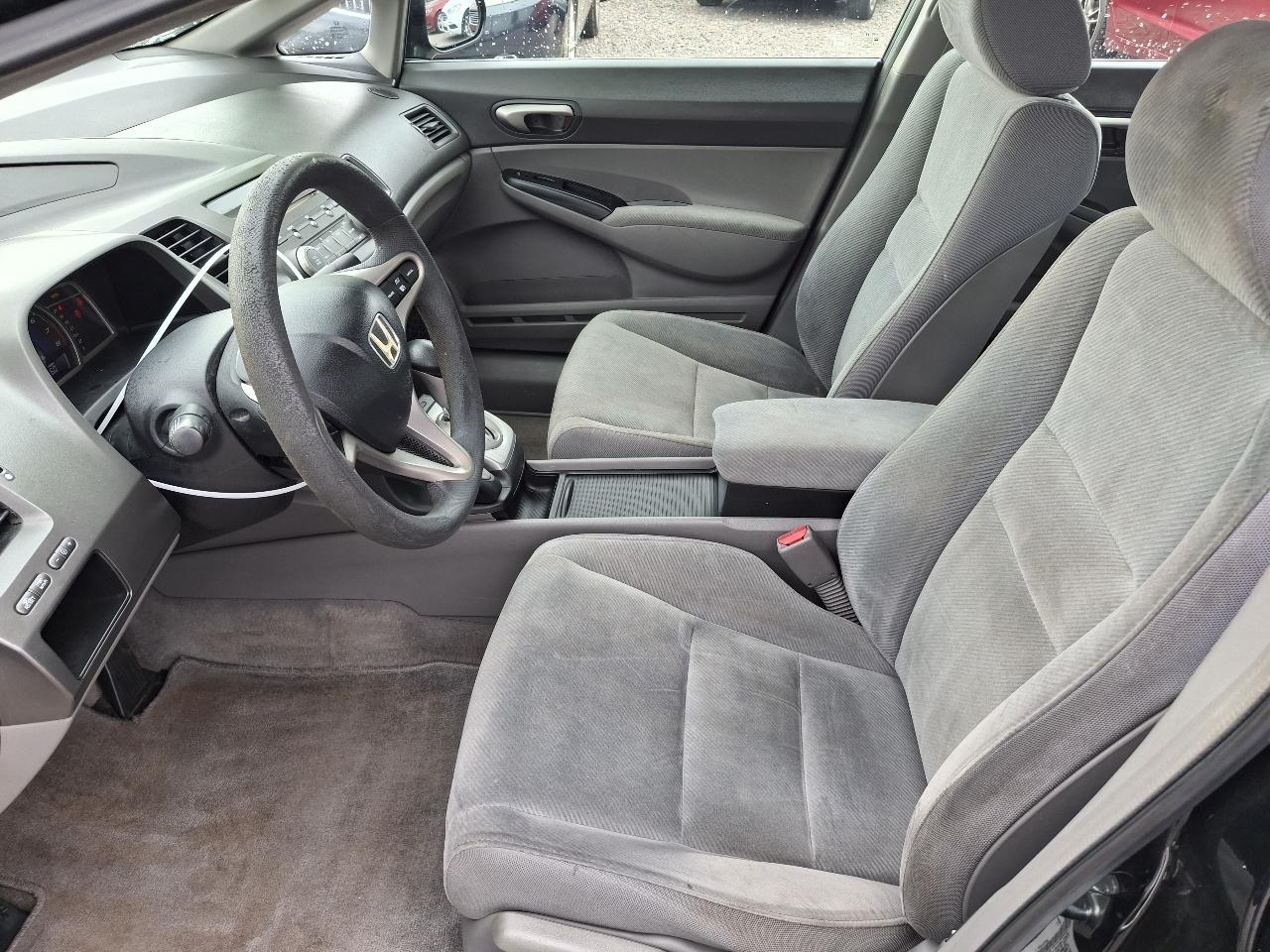 Honda Civic LX Sedan 5-Speed AT 2009