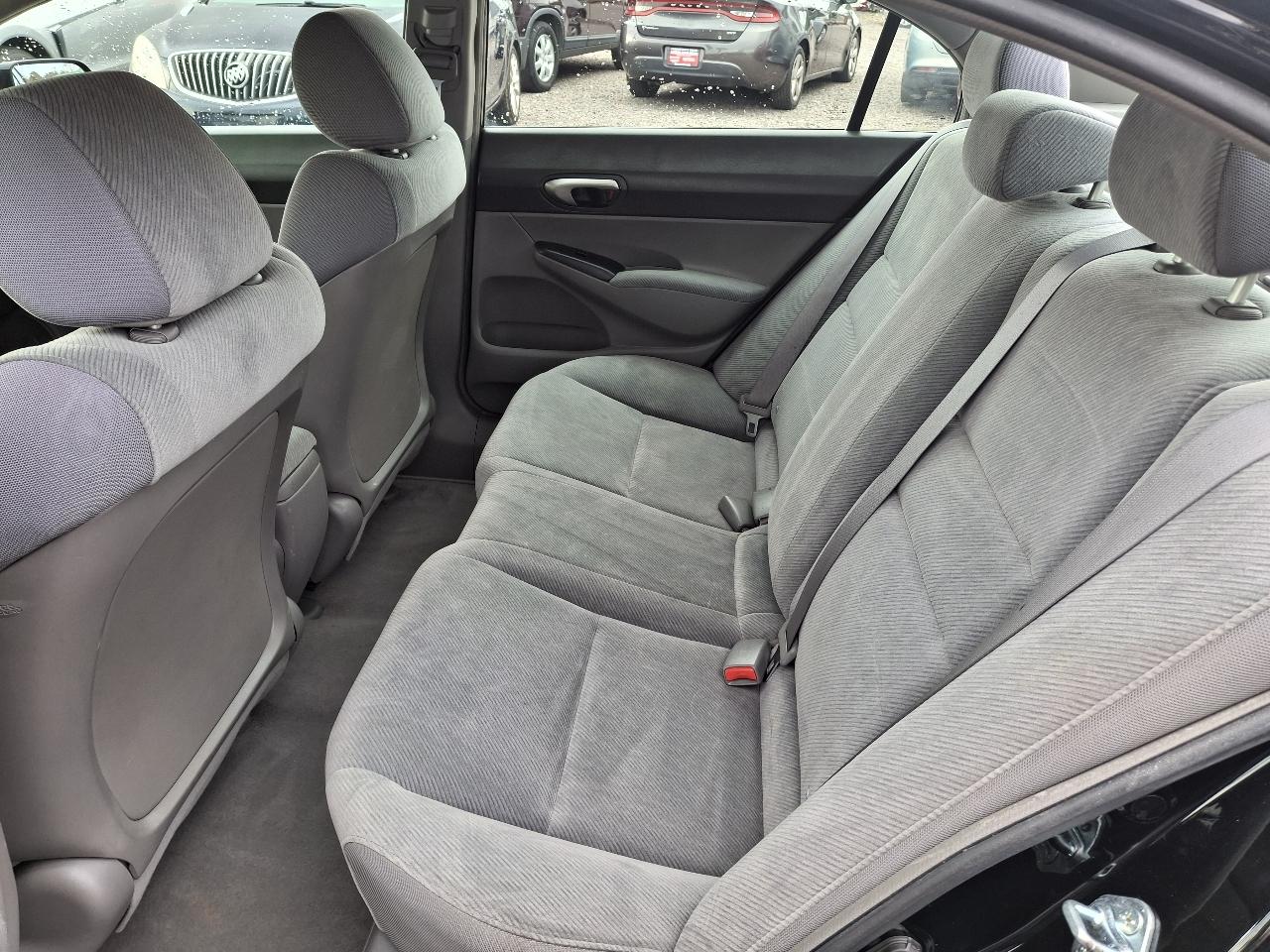 Honda Civic LX Sedan 5-Speed AT 2009