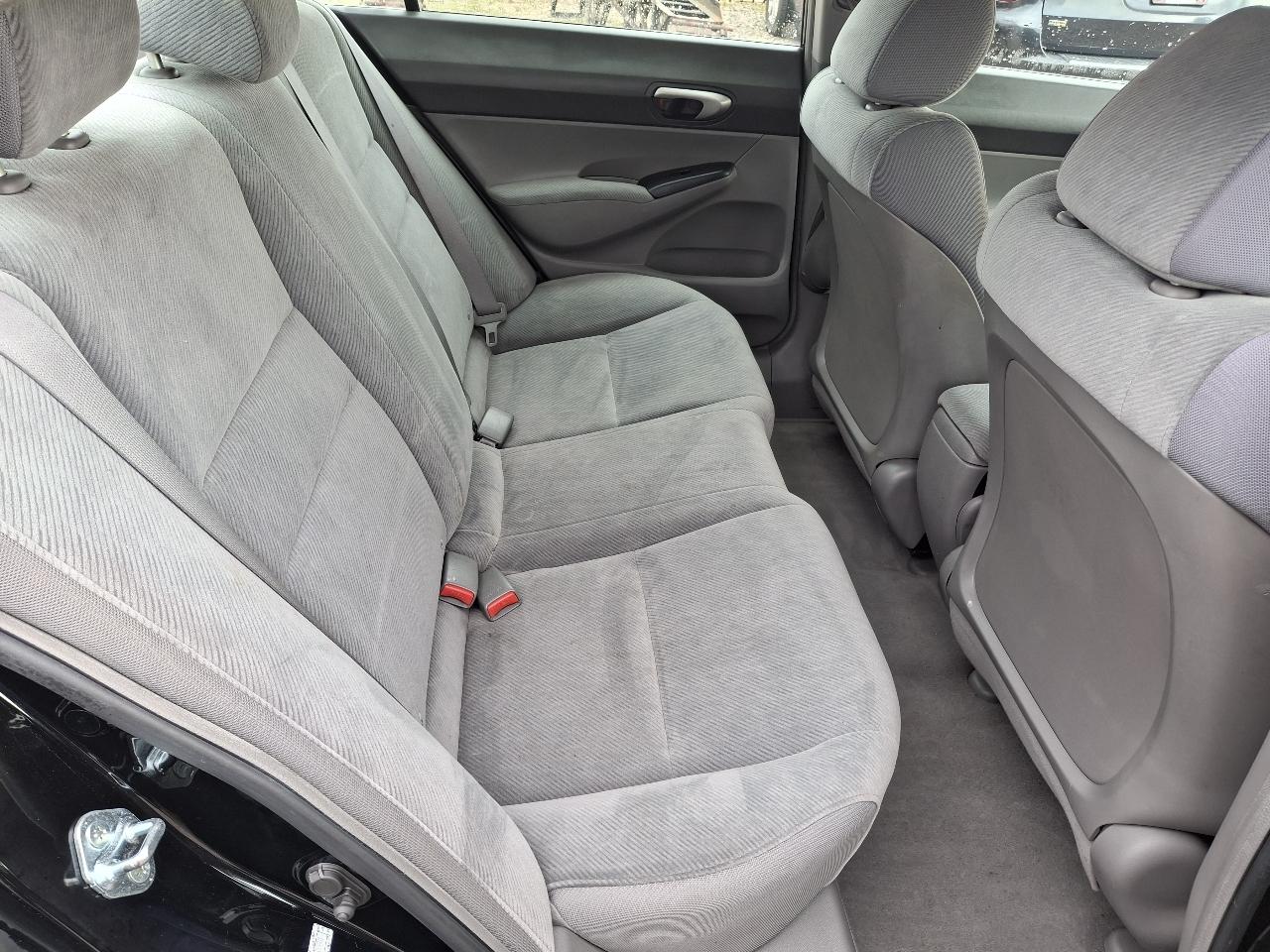 Honda Civic LX Sedan 5-Speed AT 2009