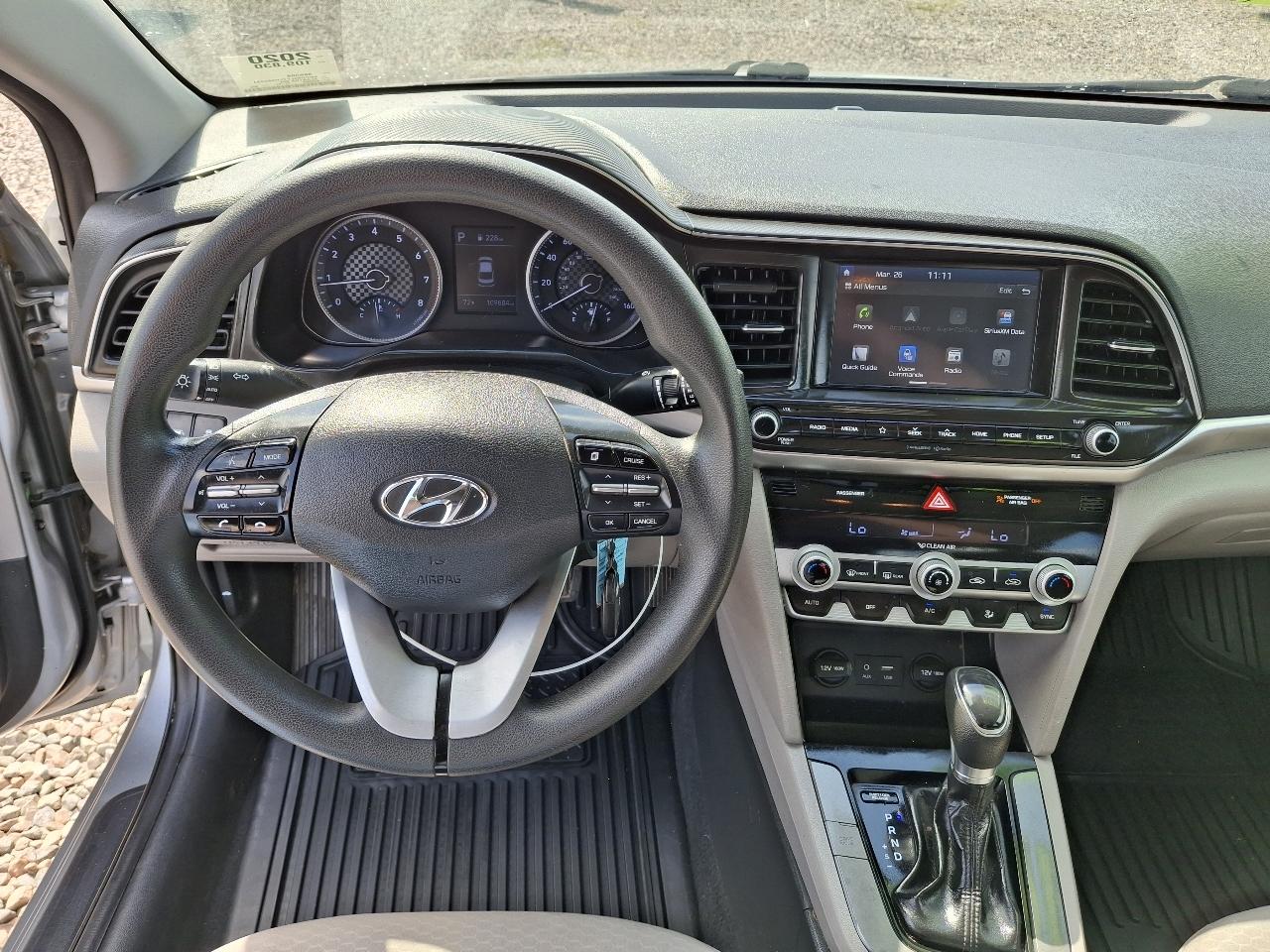Hyundai Elantra SEL 2020