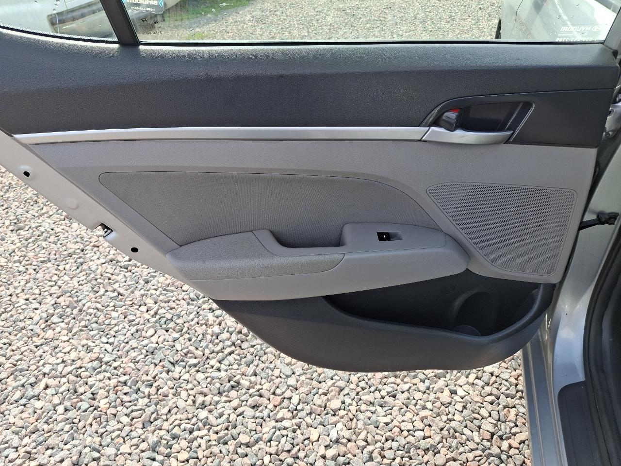 Hyundai Elantra SEL 2020