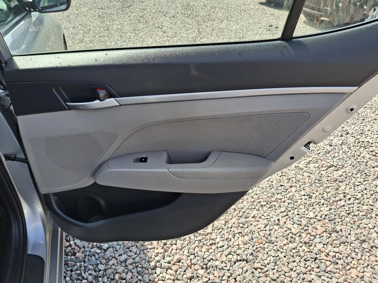 Hyundai Elantra SEL 2020