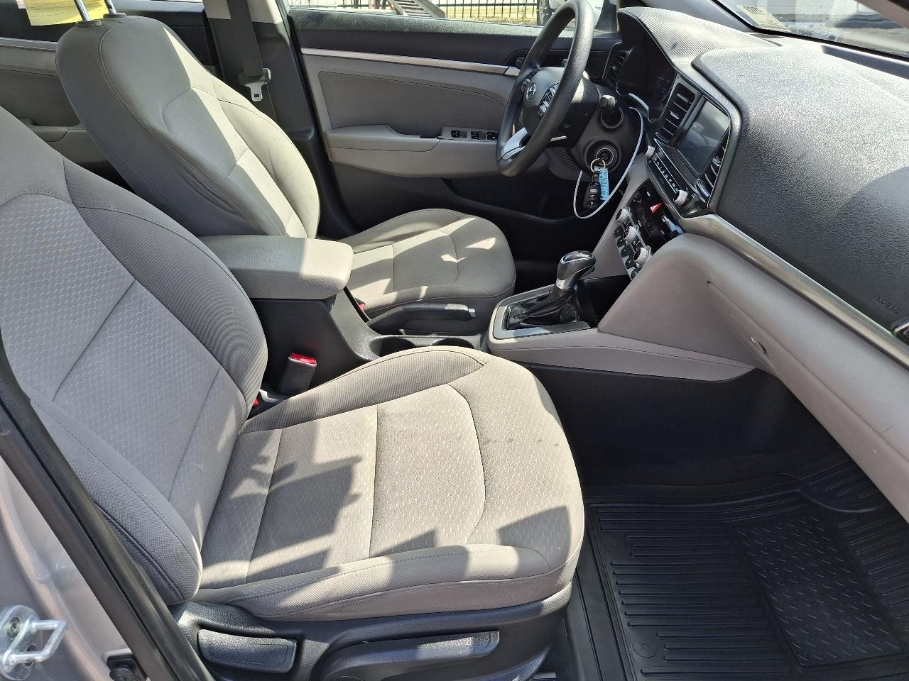 Hyundai Elantra SEL 2020